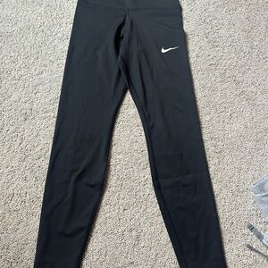 Nike women’s Black Active Leggings